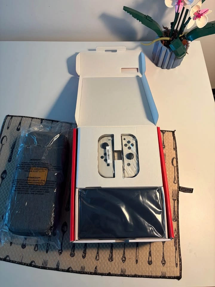 Nintendo Switch OLED - Barely Used - photo 2