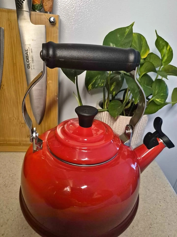 Authentic Le Creuset 1.6L Whistling Kettle - Cerise
