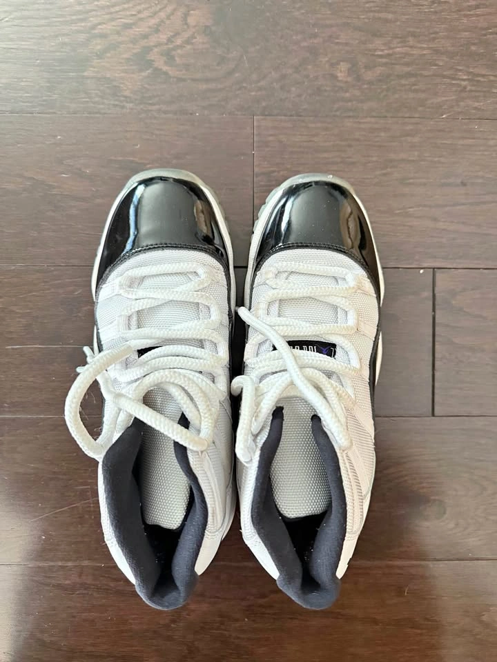 Air Jordan 11 Retro Concord (Mid-top version)