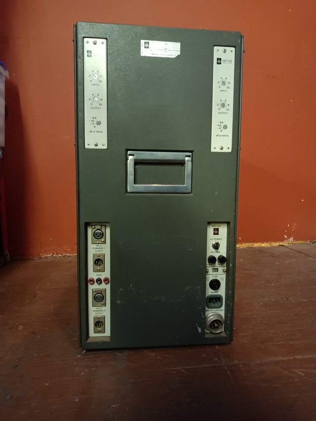 EMT 240 Gold Foil Plate Reverb with Cable, Plug, Isolation box