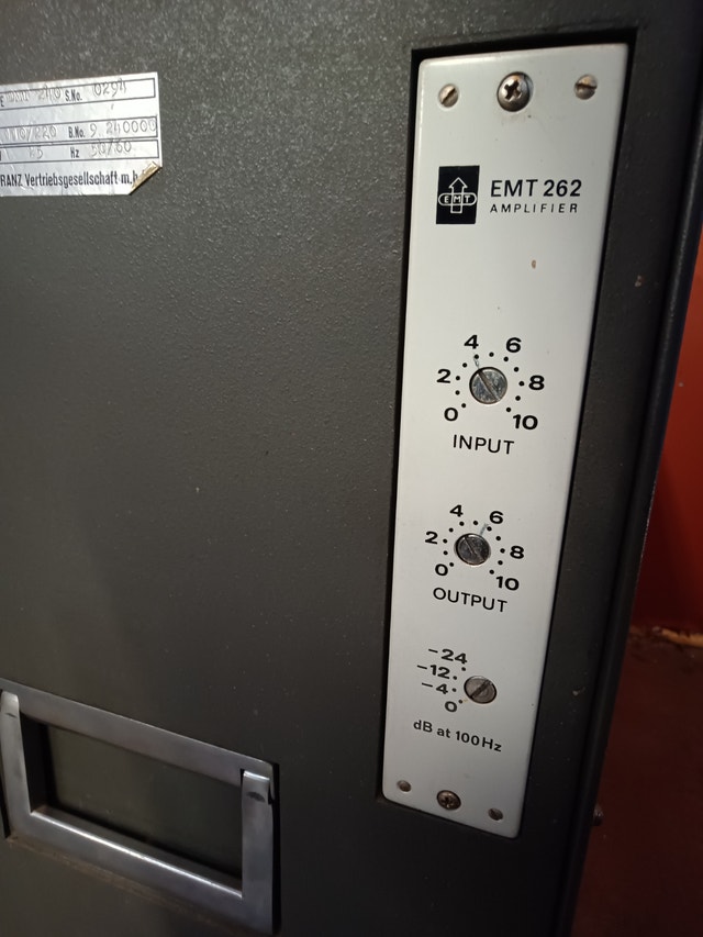 EMT 240 Gold Foil Plate Reverb with Cable, Plug, Isolation box - photo 4