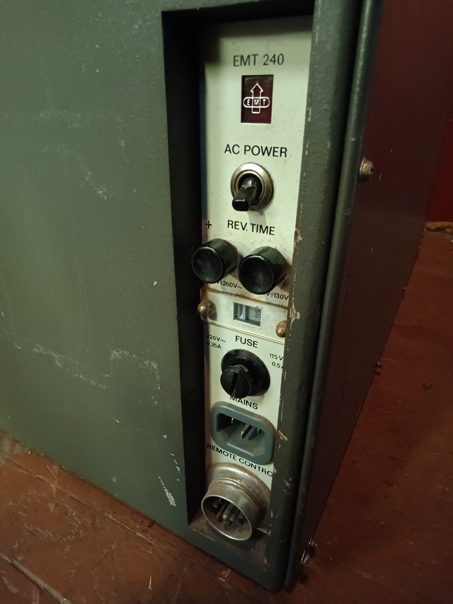 EMT 240 Gold Foil Plate Reverb with Cable, Plug, Isolation box - photo 5