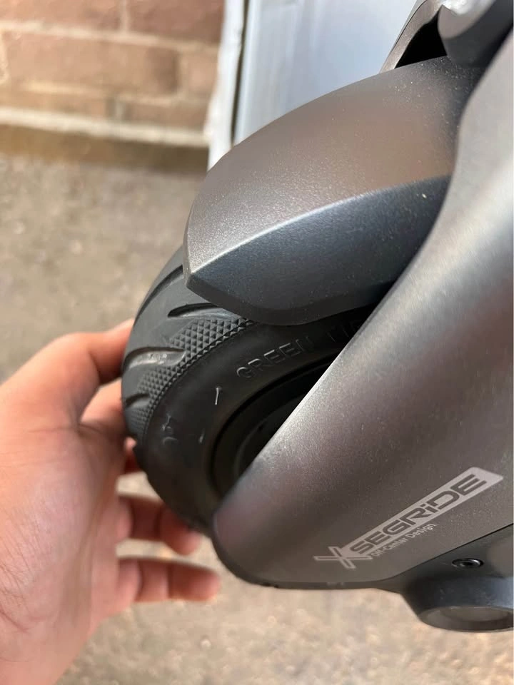 Segway Ninebot F3 Pro Electric Scooter - photo 2