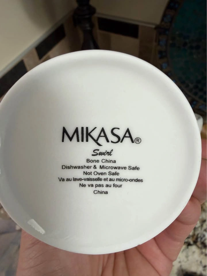 12 Bone China Mikasa Swirl Mugs - photo 4