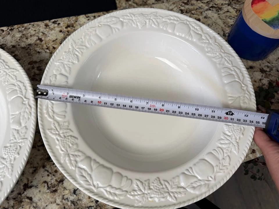 Two large serving bowls - photo 2