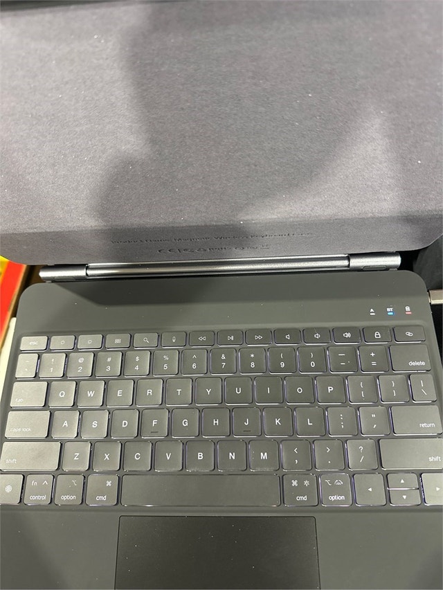 iPad Air 13-inch Case with Keyboard (M4/M3/M2) - photo 5