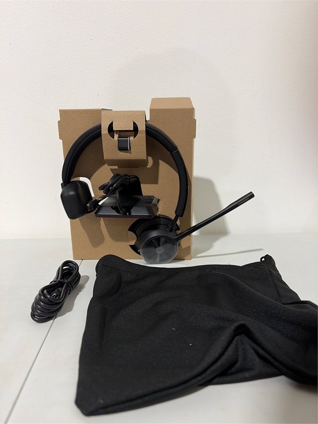 Poly Voyager 4310 UC Wireless Headset & Charge Stand - photo 4