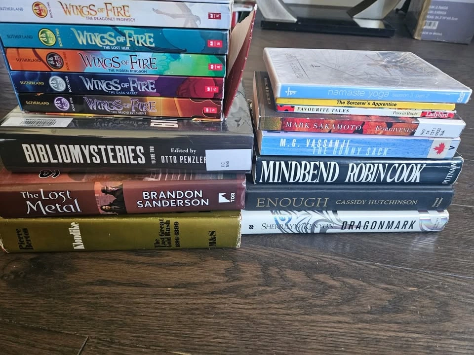 Wings of Fire full set and few more Books wholelot - photo 2