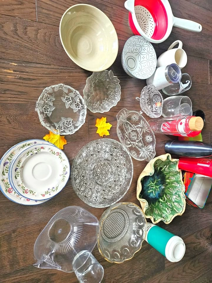 Glassware Lot - Downsizing - photo 2