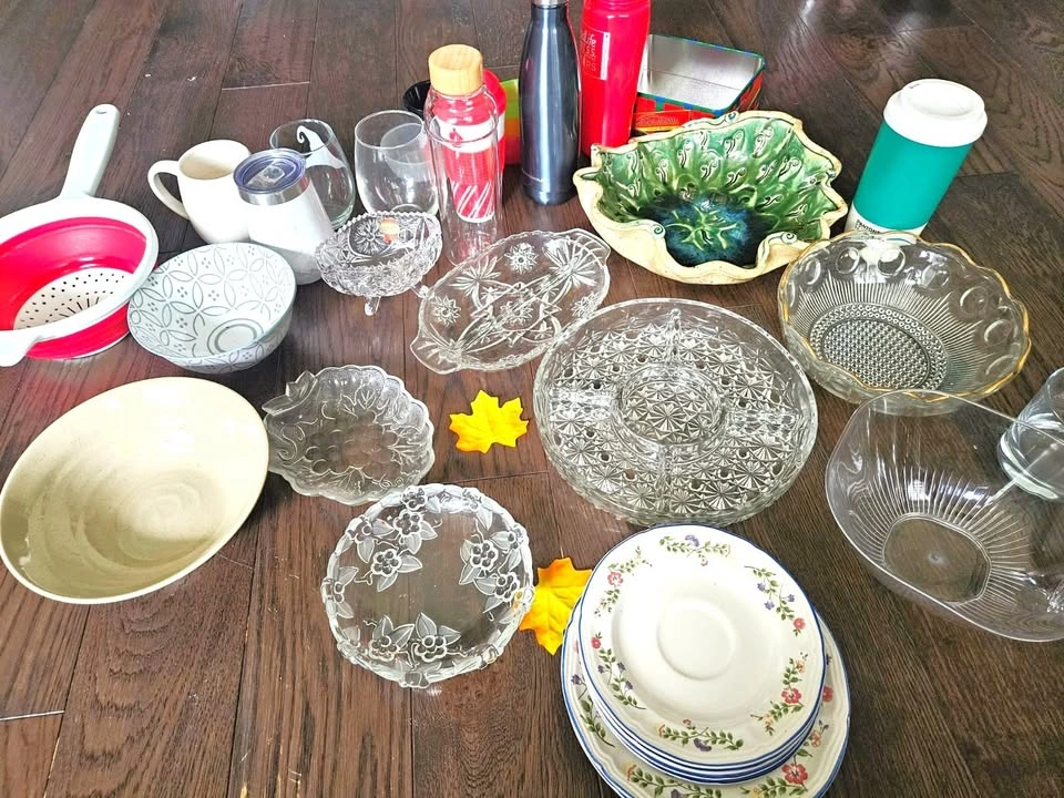 Glassware Lot - Downsizing - photo 3