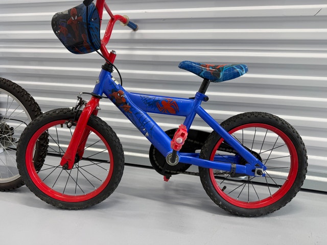 Kids Bikes in Excellent Condition - photo 3