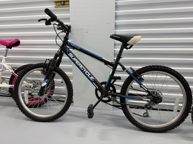 Kids Bikes in Excellent Condition - photo 4