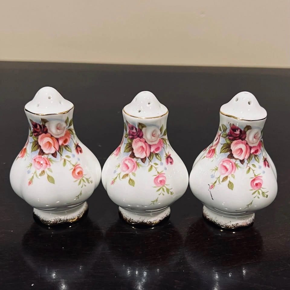 Royal Albert Cottage Garden Salt and Pepper shakers England - photo 2