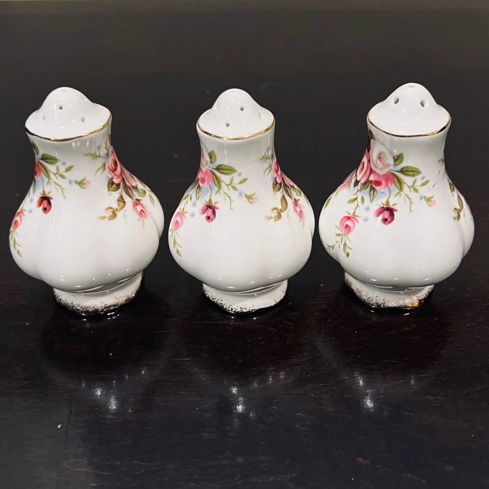 Royal Albert Cottage Garden Salt and Pepper shakers England - photo 3