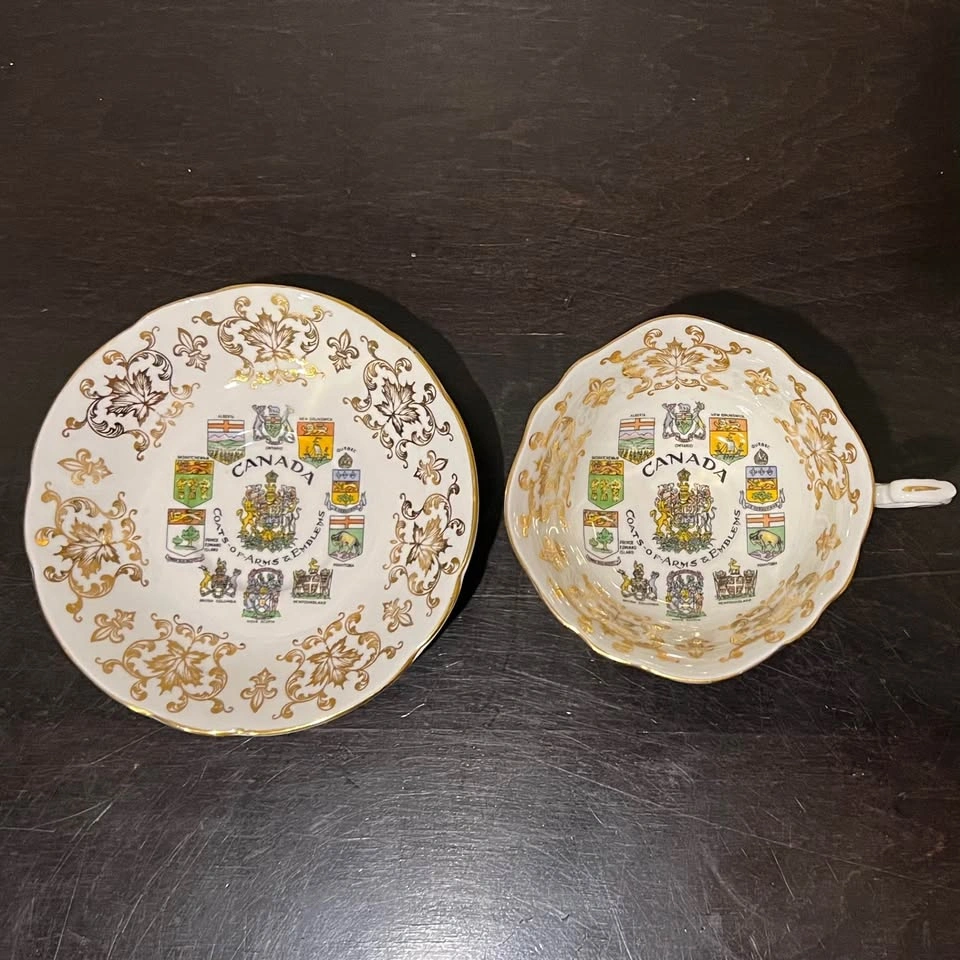 Paragon Canada Coats of Arms Square Shape Teacup and Saucer - photo 2