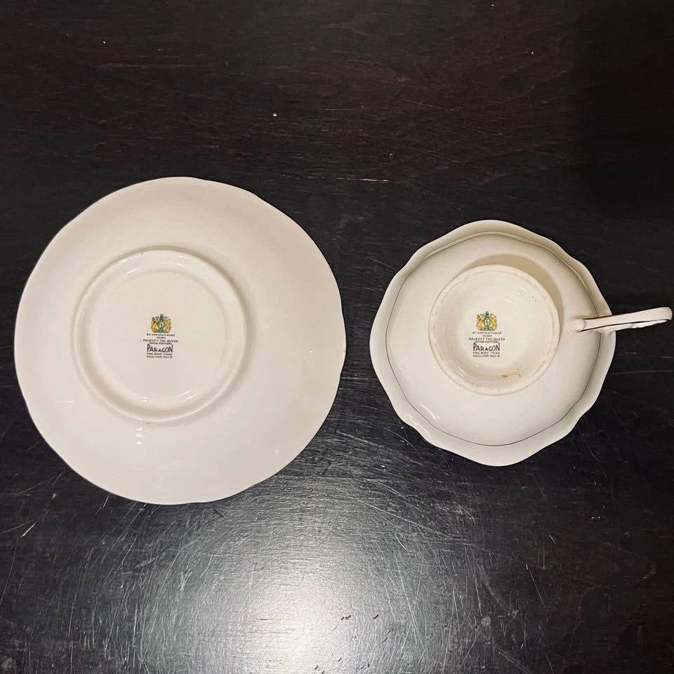 Paragon Canada Coats of Arms Square Shape Teacup and Saucer - photo 3
