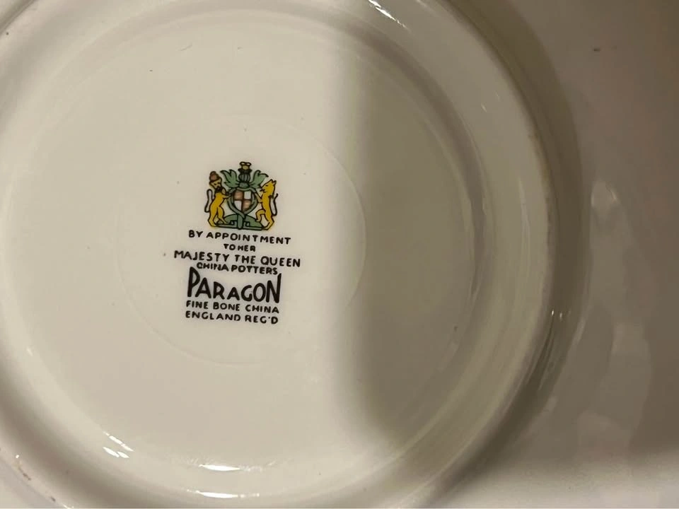 Paragon Canada Coats of Arms Square Shape Teacup and Saucer - photo 4