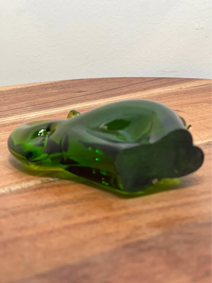 Vintage Emerald Green Art Glass Elephant Figurine – Trunk Up - photo 5