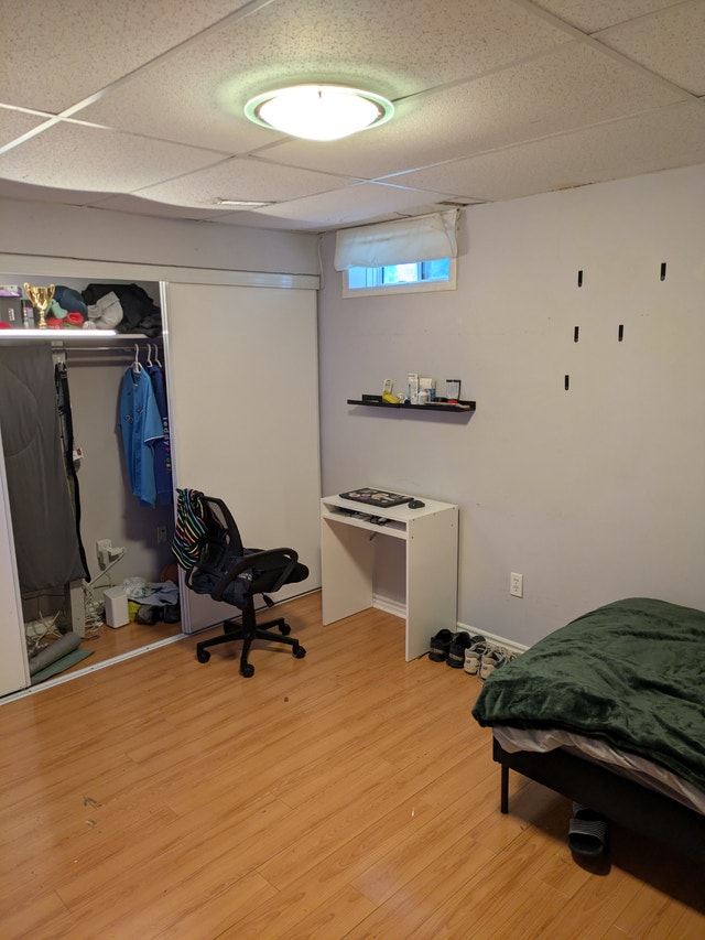Basement Room available to rent - Ossington and Dupont $850