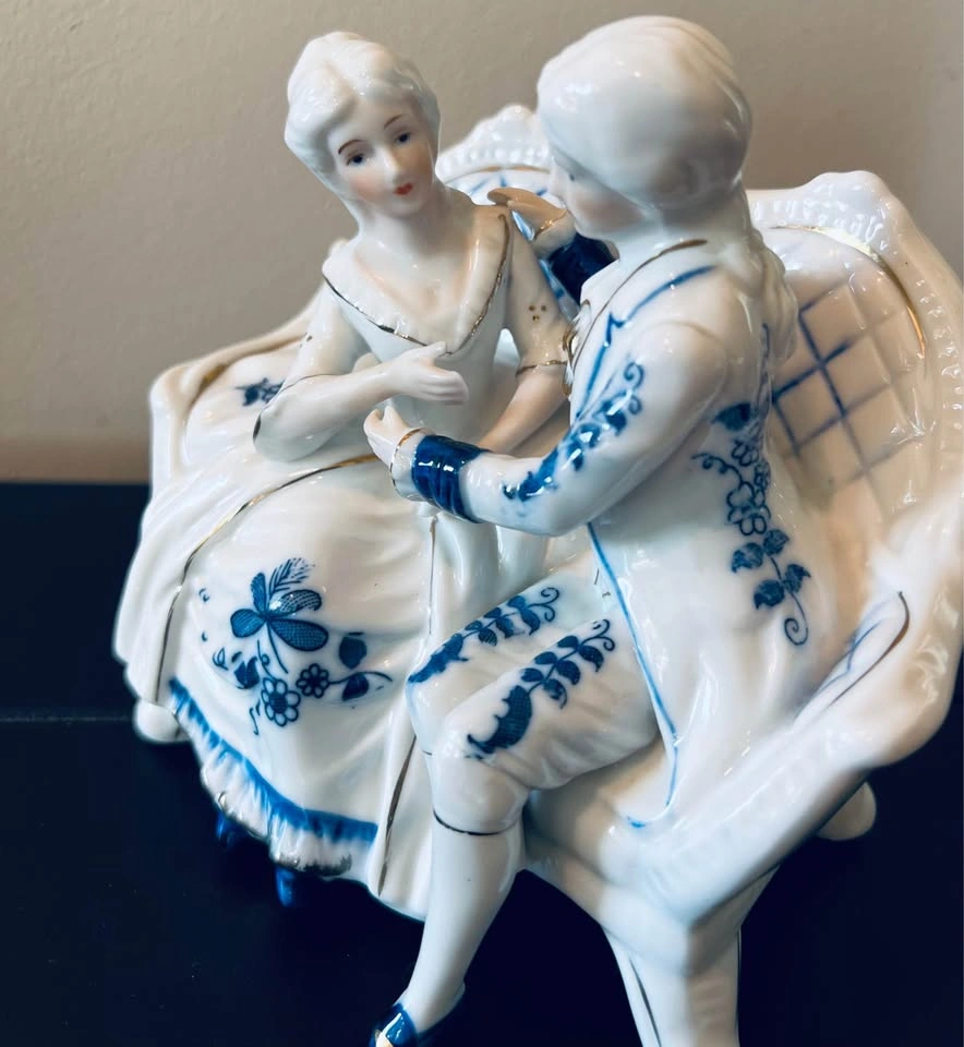 Vintage Figurine Blue and White Victorian Couple On Coach - photo 2