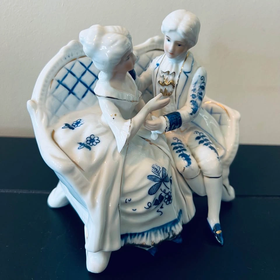 Vintage Figurine Blue and White Victorian Couple On Coach - photo 3