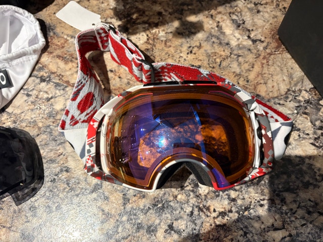 Brand New Oakley Ski/Snowboard Goggles - tags on - photo 2