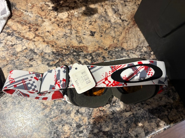 Brand New Oakley Ski/Snowboard Goggles - tags on - photo 3