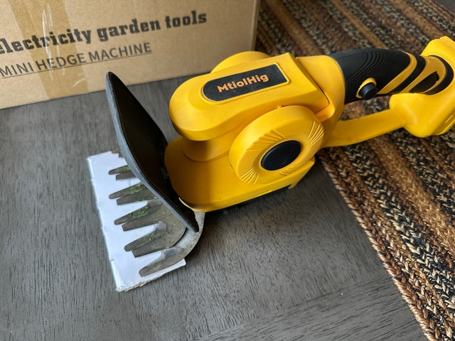 Cordless Hedge Trimmer