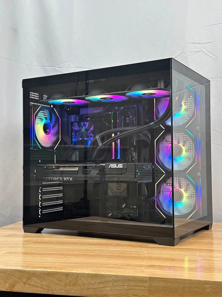 RTX 5080 | Ryzen 9800x3D | 32GB DDR5 | 2TB SSD - High End PC