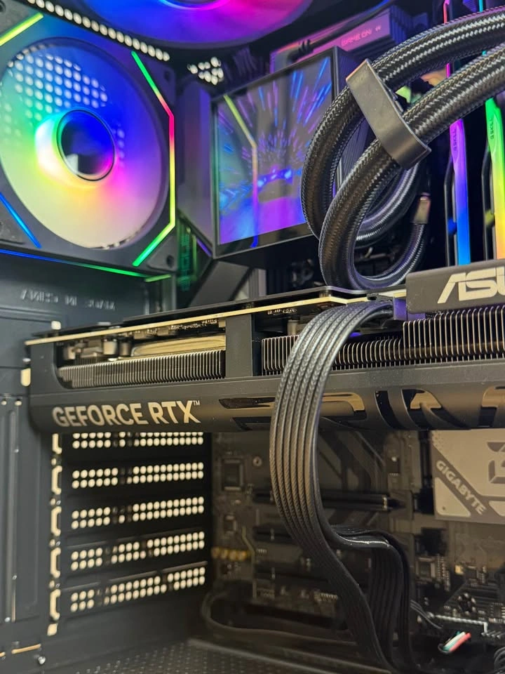 RTX 5080 | Ryzen 9800x3D | 32GB DDR5 | 2TB SSD - High End PC - photo 4