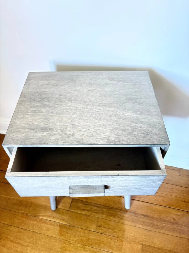 Pair of Mid-Century Modern Grey Side Tables - photo 3