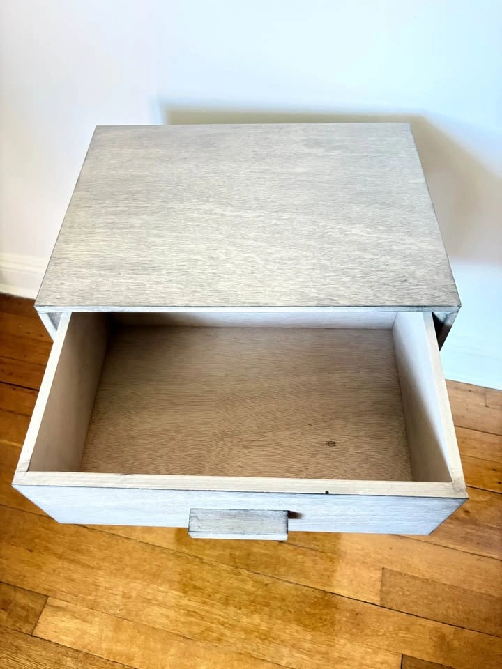 Pair of Mid-Century Modern Grey Side Tables - photo 4
