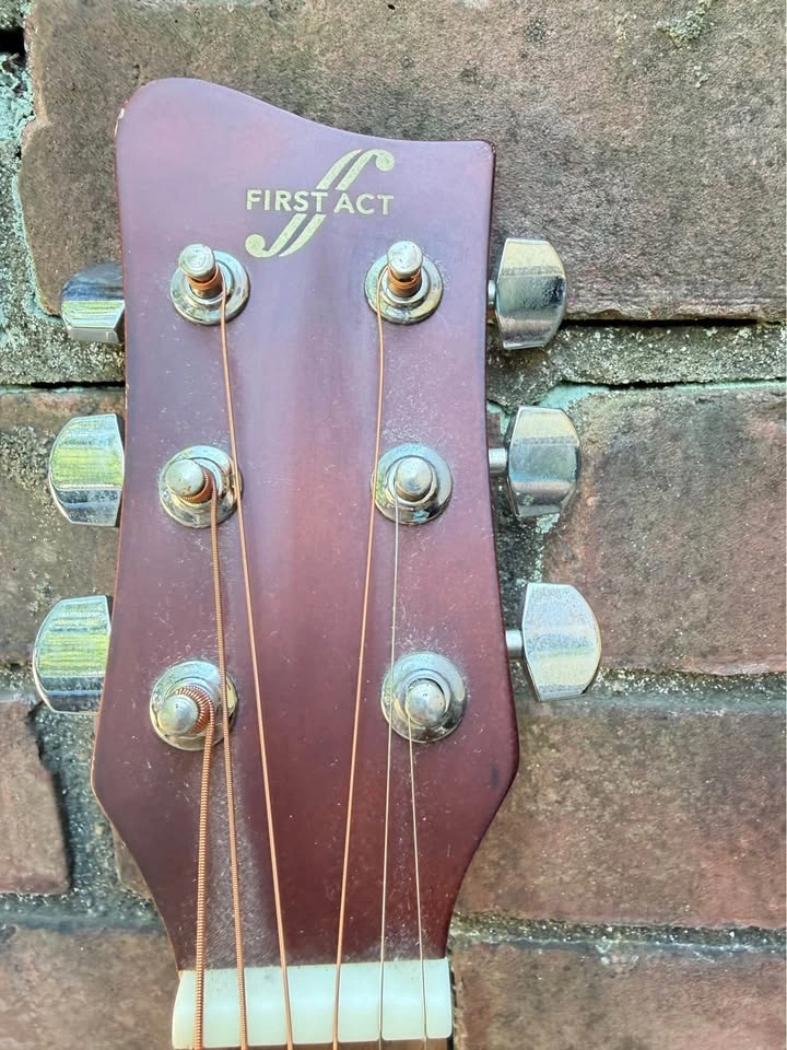 First Act Acoustic Guitar – Good Beginner Guitar - photo 4
