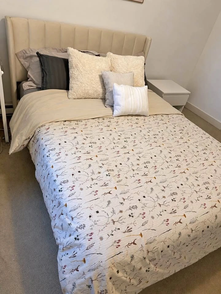 Queen Bed Frame + 10” Mattress Bundle – Excellent Condition