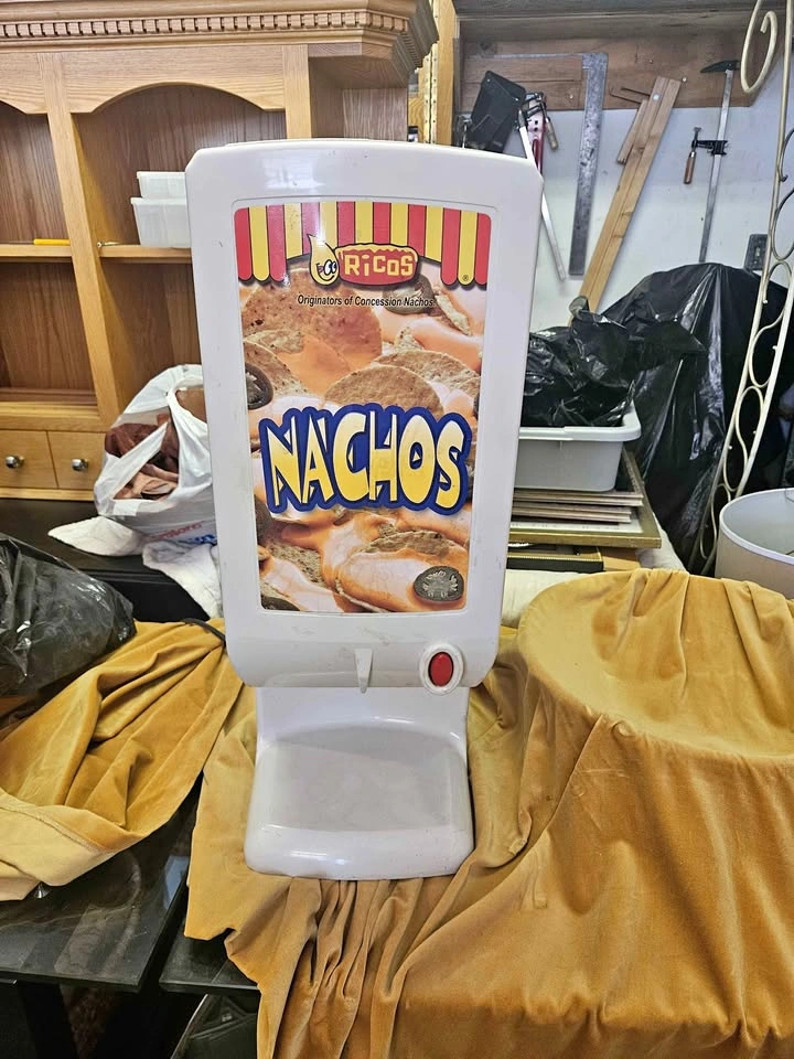 Nacho cheese machine