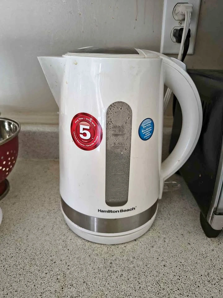 Moving sale-Hamilton Beach Electric Kettle