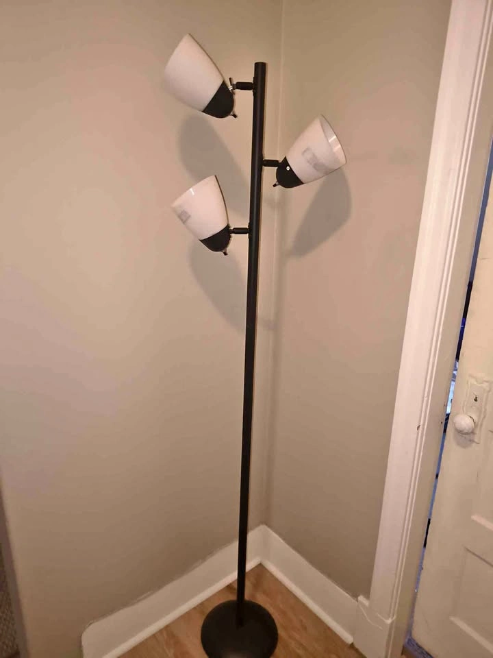 Moving sale-Modern 3-Light Tree Floor Lamp