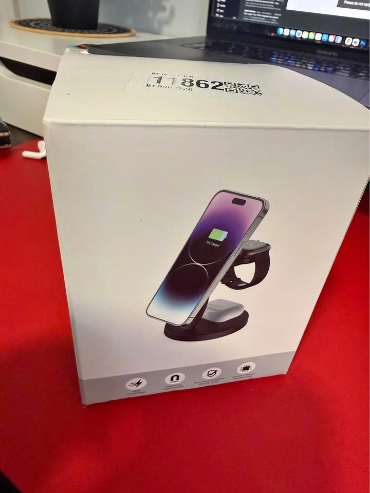 3-in-1 Magnetic Wireless Charging Station