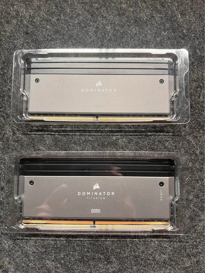 Corsair Dominator Titanium RGB 64GB 2x32GB DDR5 6000 CL30 AMD EX - photo 3