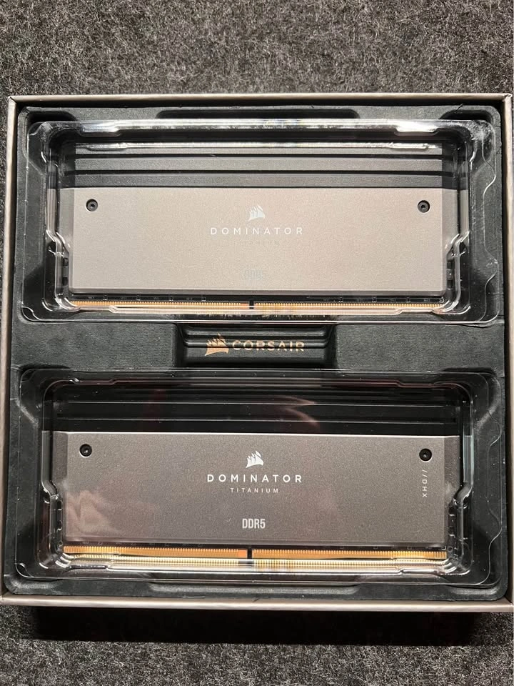 Corsair Dominator Titanium RGB 64GB 2x32GB DDR5 6000 CL30 AMD EX - photo 5