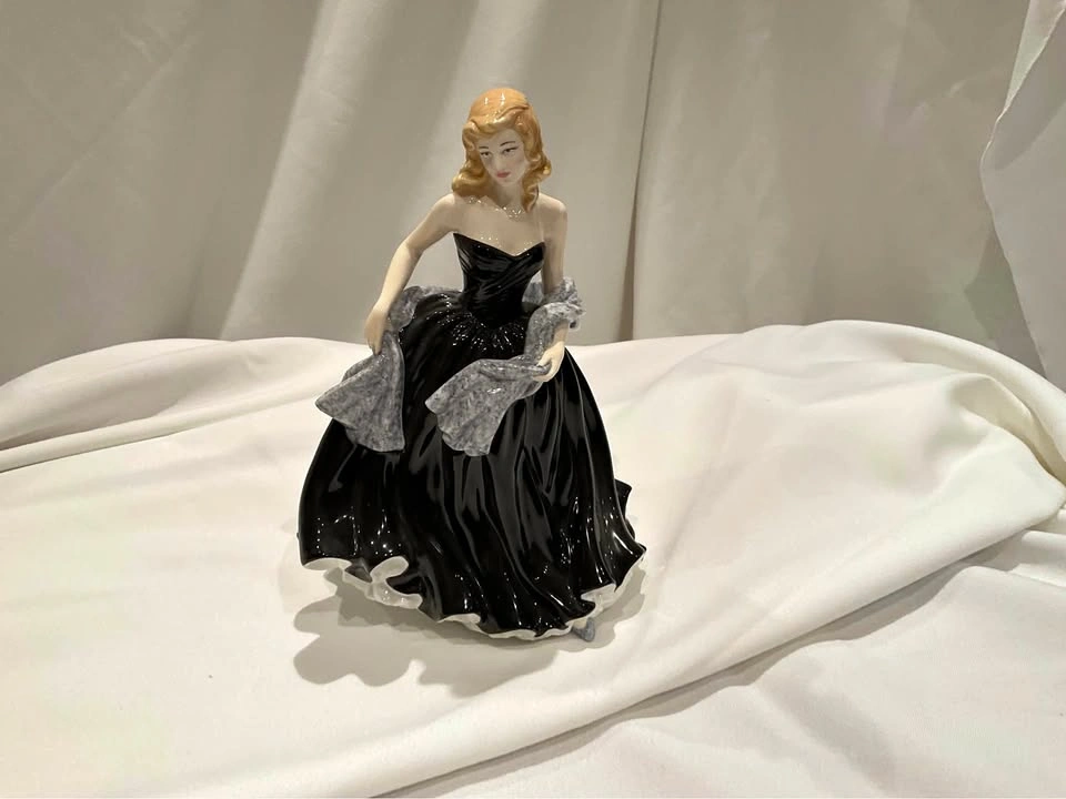 Royal Doulton “Special Wishes” HN4749