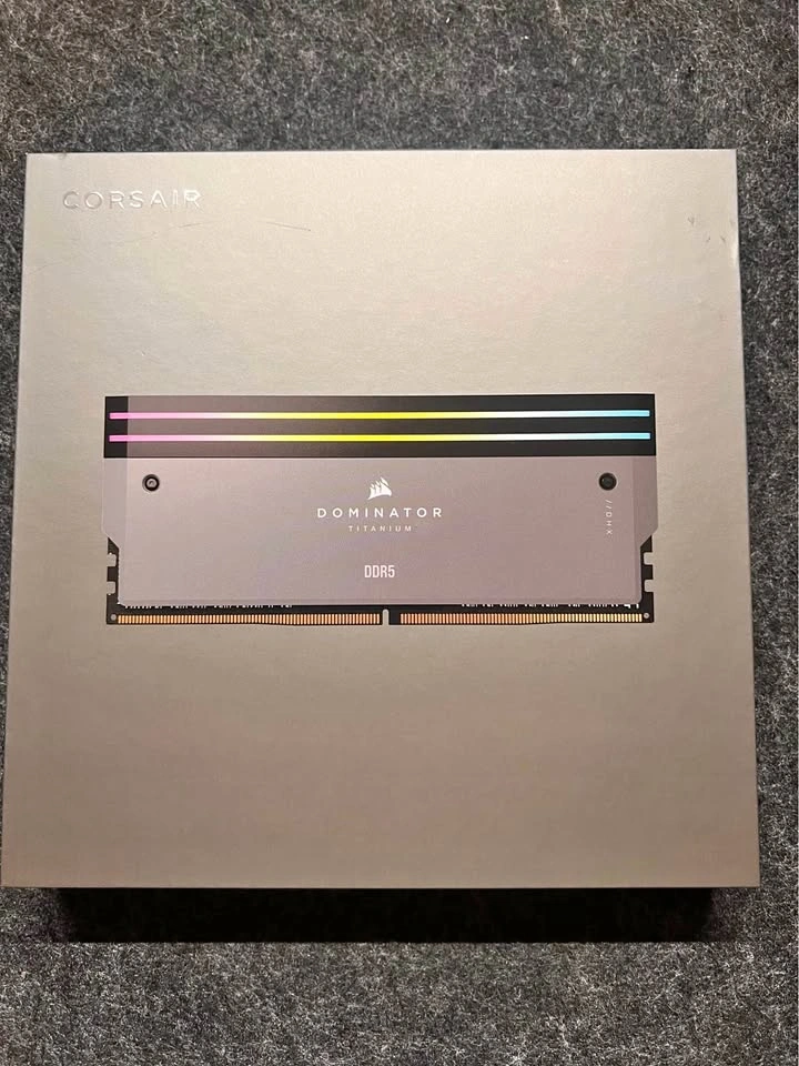 Corsair Dominator Titanium RBG 32GB DDR5 6000MHZ CL30 AMD EXPO