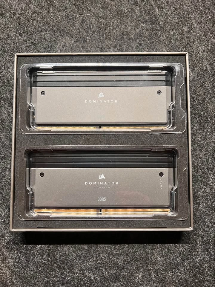 Corsair Dominator Titanium RBG 32GB DDR5 6000MHZ CL30 AMD EXPO - photo 3