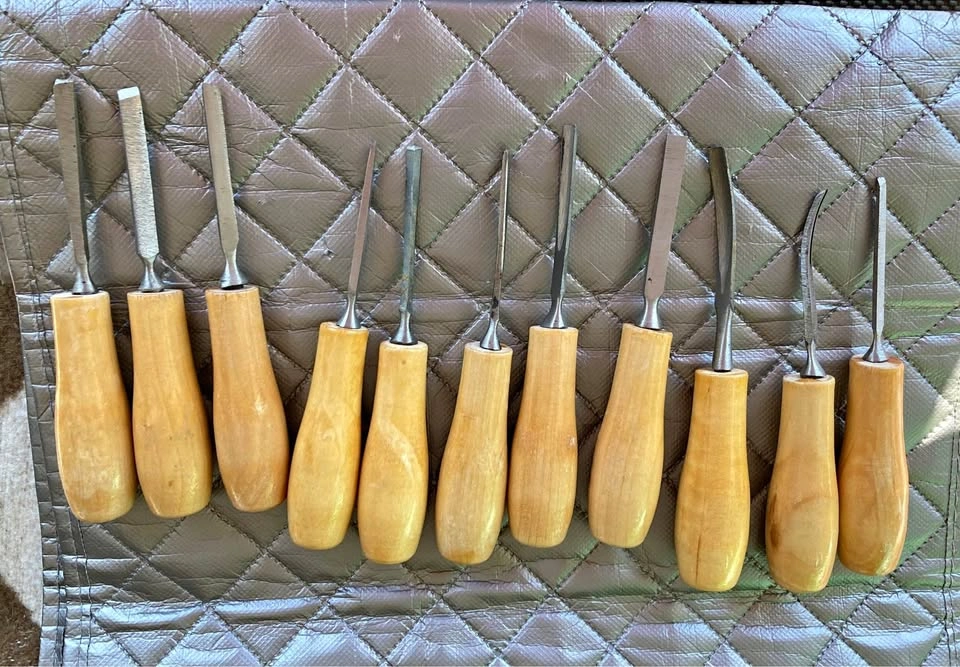 Chisels Wood Carving 11 Piece Set With Curved & V Shaped Blades