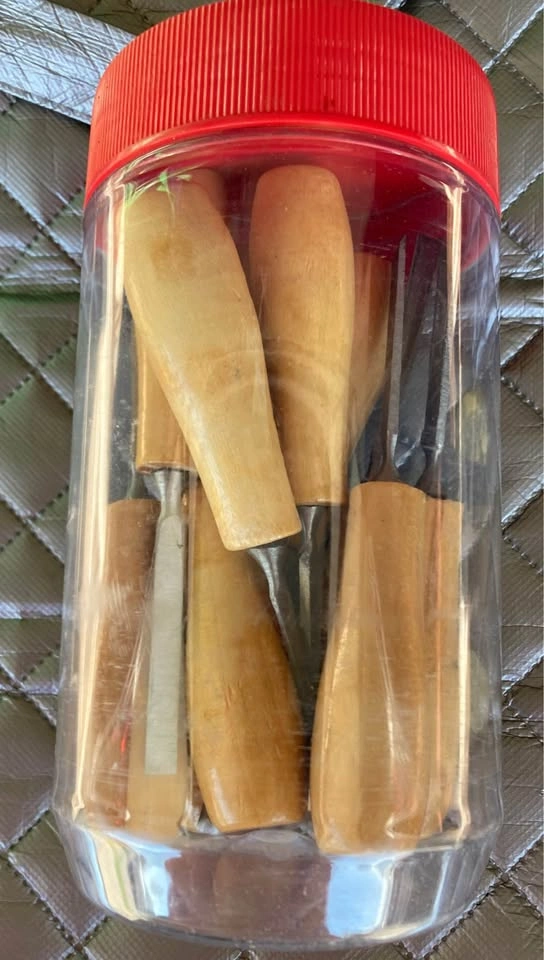 Chisels Wood Carving 11 Piece Set With Curved & V Shaped Blades - photo 2