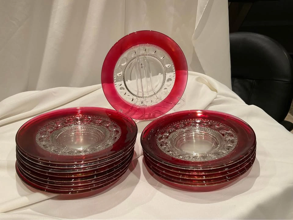 Tiffan Franciscan Vintage Glass Plates “ Kings Crown “ Set of 14 - photo 2