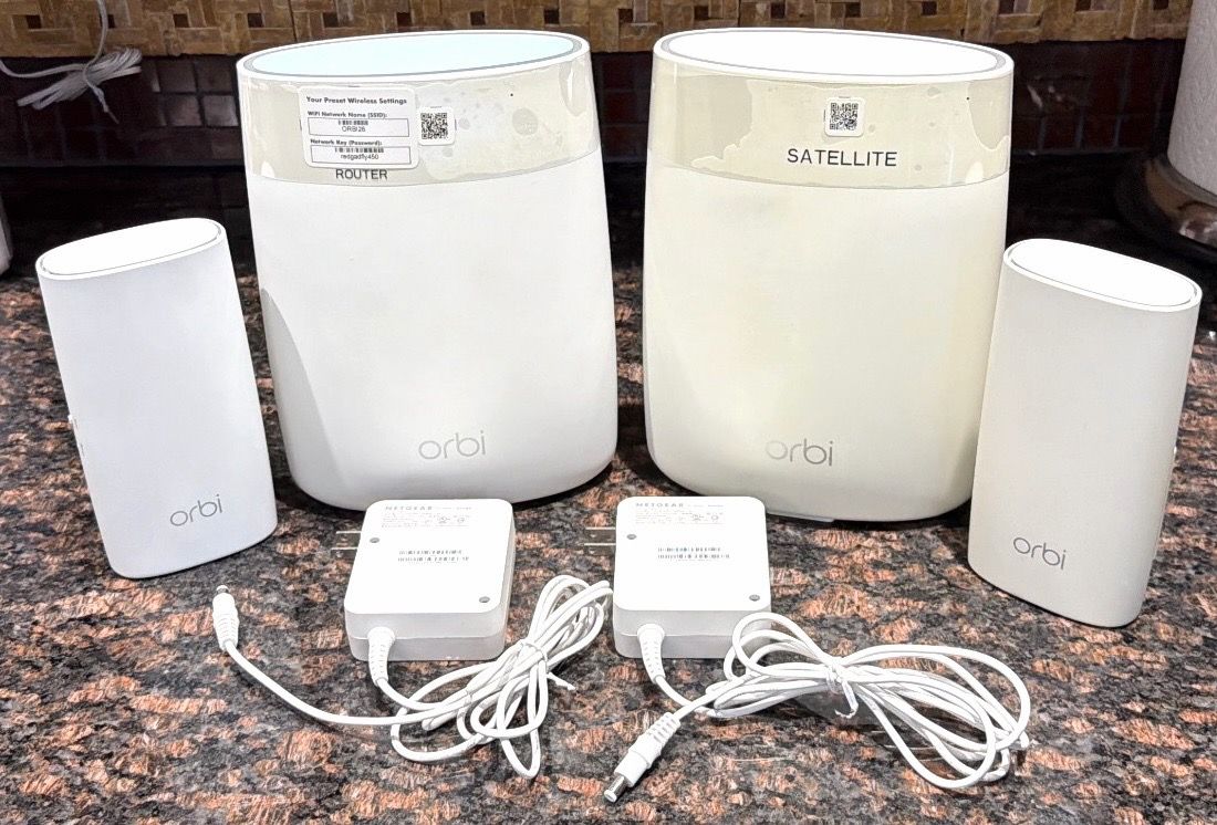 Netgear Orbi Mesh System: RBR50 Router, RBS50 & 2 RBW30 Plugs - photo 2