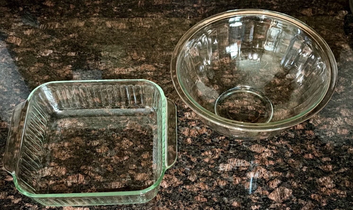 Pyrex #222 Baking Dish & #325 Ribbed Mixing Bowl Set