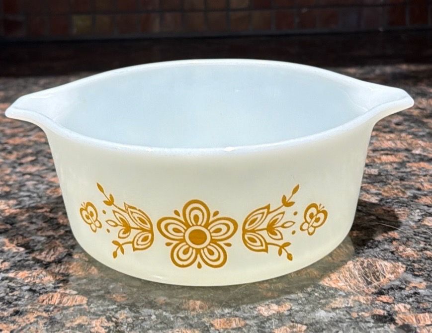 Pyrex Casserole Baking Dish Butterfly Gold 1.5 Pint
