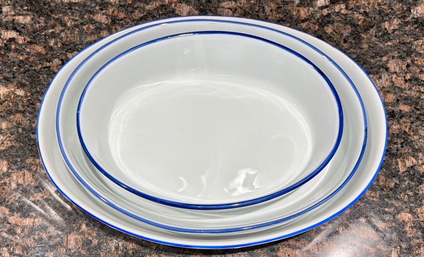 Vintage Nesting Serving Platters - Set of 3